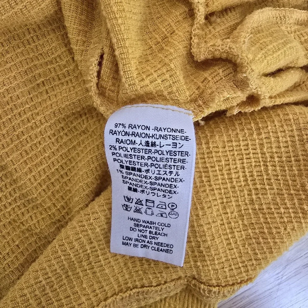 Free People Shirt Womens Medium Yellow Tunic Henley Ruffle‎ Hem Long Sleeve Boho